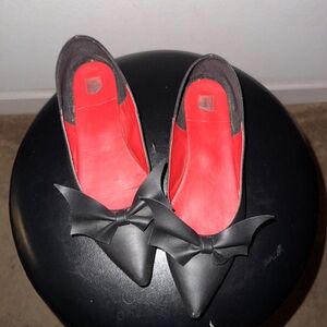 Women’s Gothic Vamp Flats 🥿🦇 - Unique Handmade Black and Red Bow Flats, Size 8